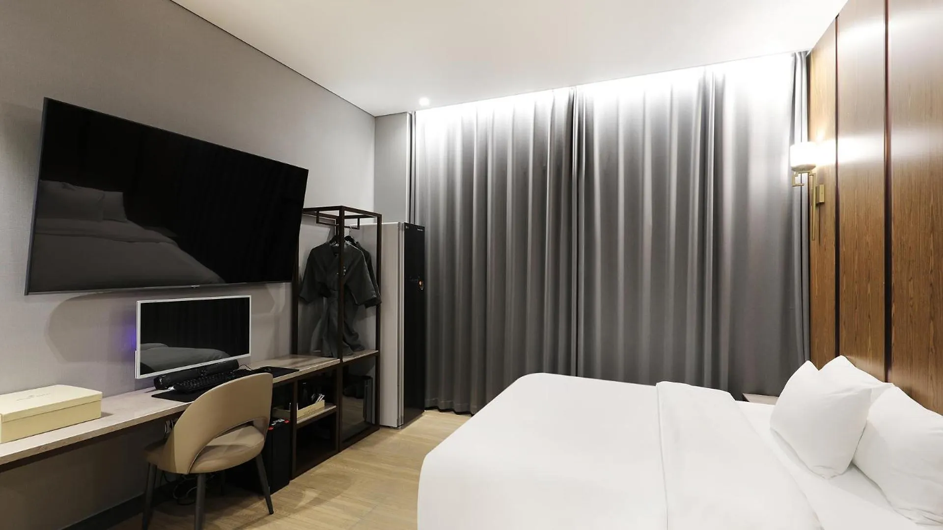 Hound Hotel Incheon Airport 3*,  South Korea