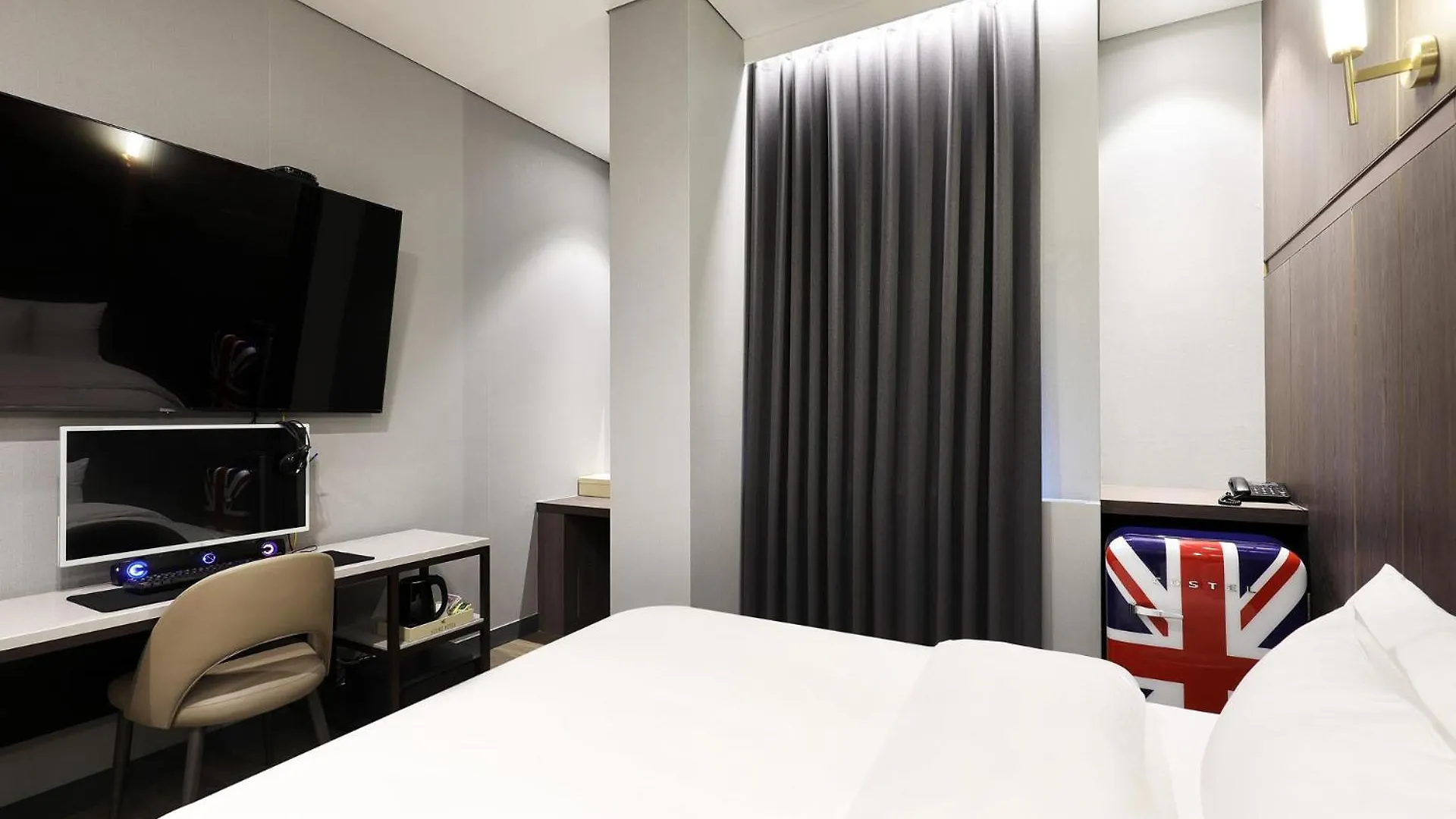 Hound Hotel Incheon Airport 3*,  South Korea