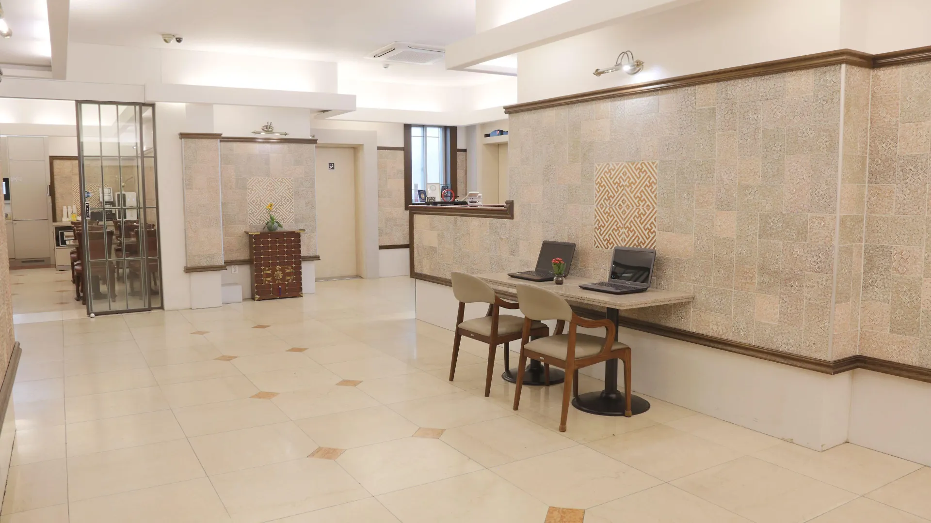 Hound Hotel Incheon Airport 3*,  South Korea