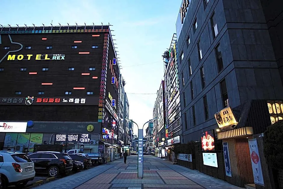 Hound Hotel Incheon Airport 3*,