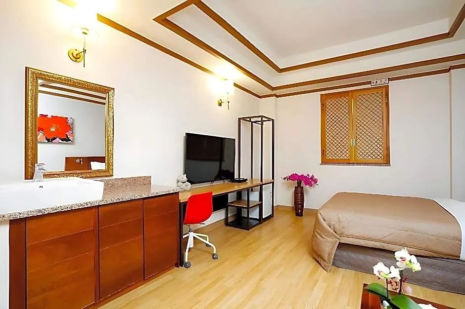 ***  Hound Hotel Incheon Airport South Korea