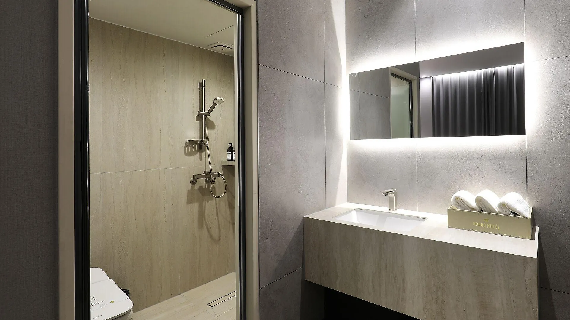 Hound Hotel Incheon Airport 3*,  South Korea