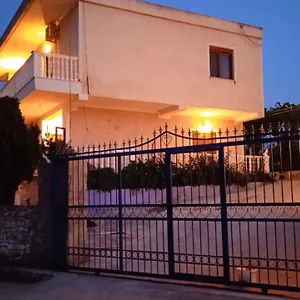 Arsen Albania