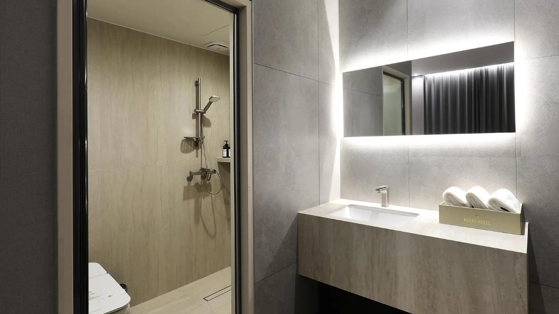 Hound Hotel Incheon Airport South Korea