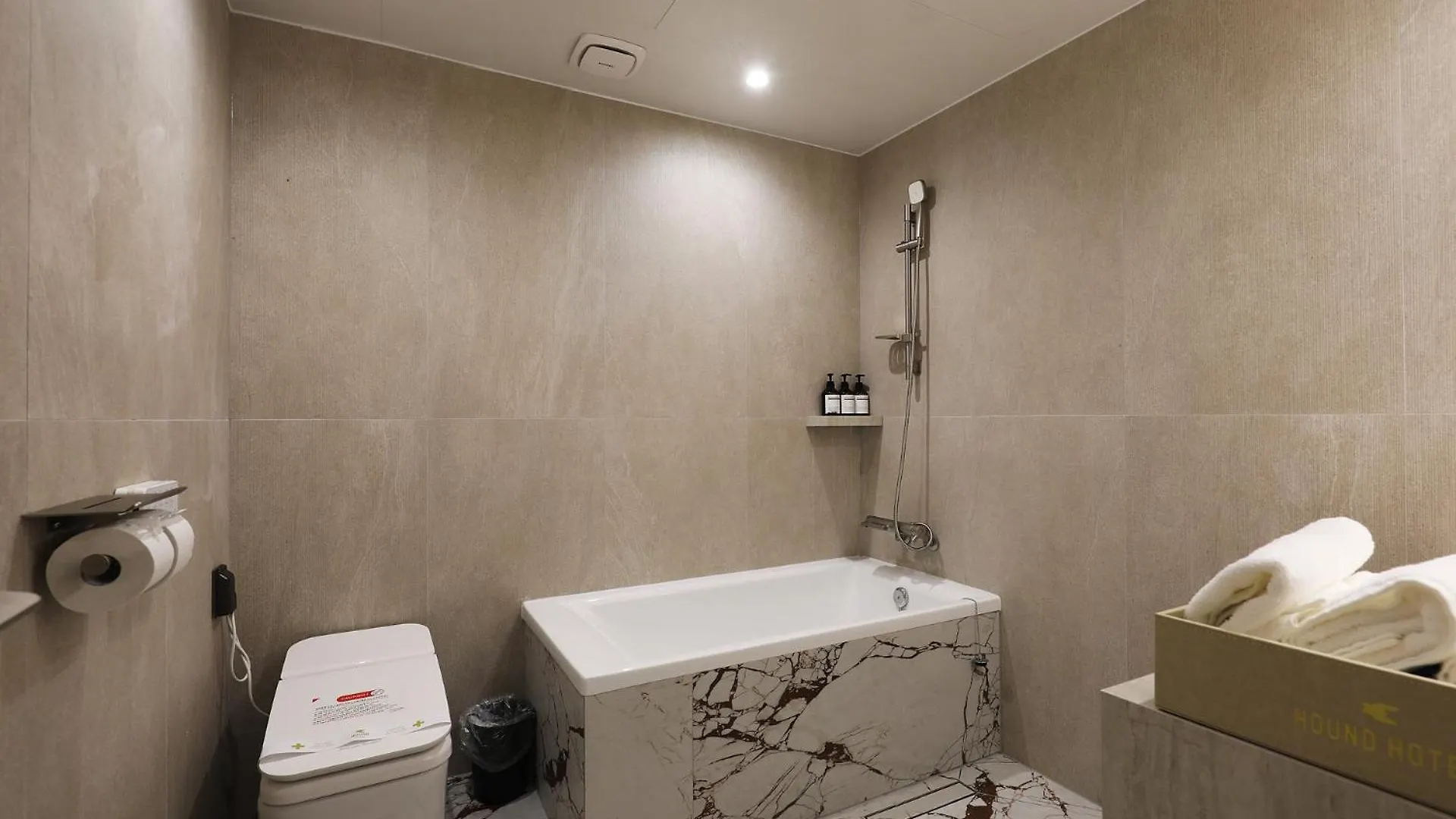 Hound Hotel Incheon Airport 3*,