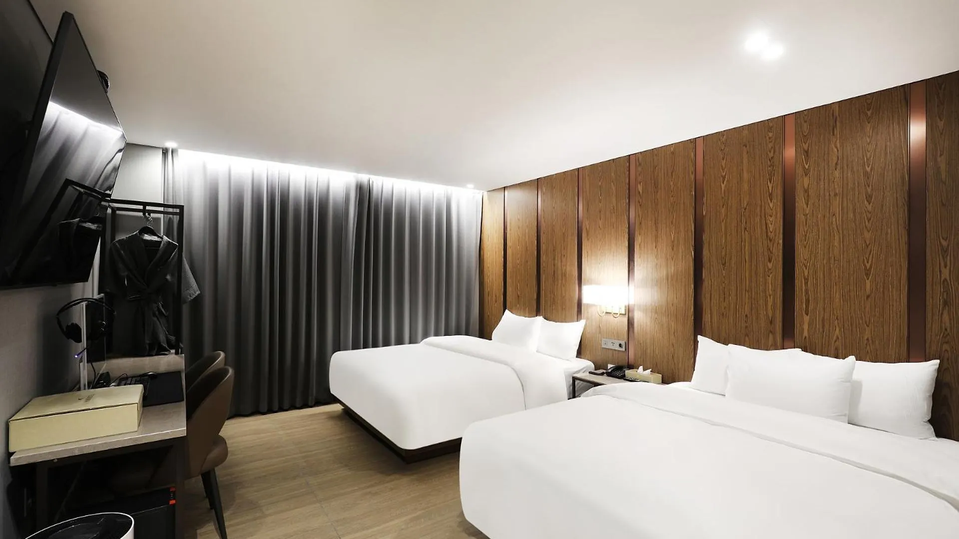 ***  Hound Hotel Incheon Airport South Korea