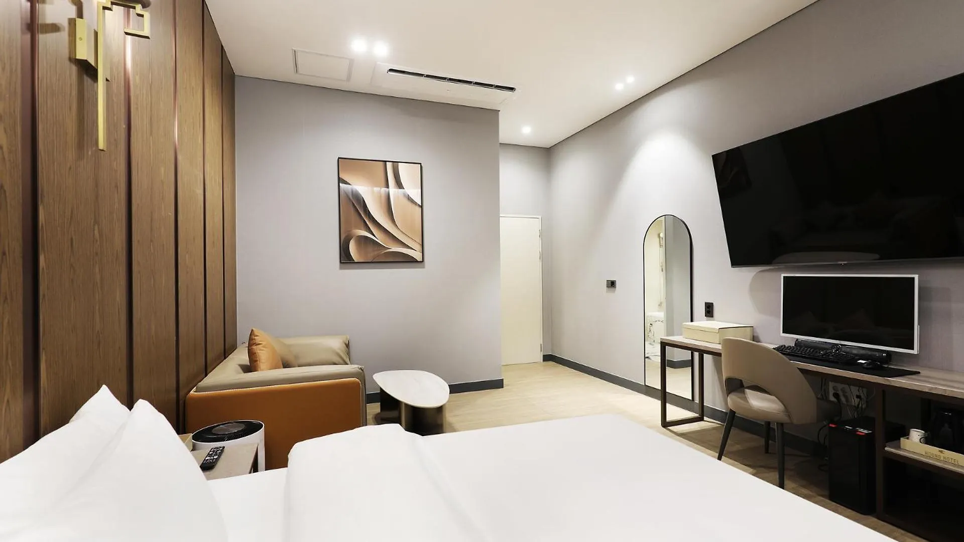 ***  Hound Hotel Incheon Airport South Korea