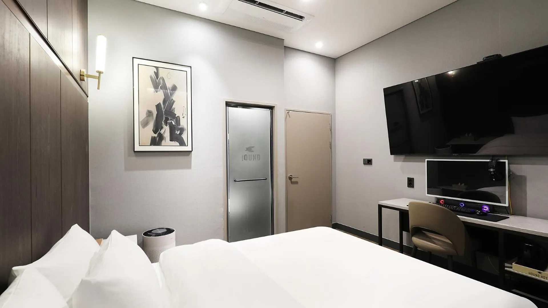 ***  Hound Hotel Incheon Airport South Korea