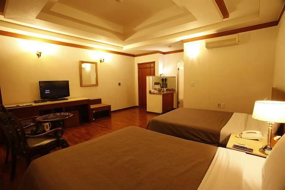 Hound Hotel Incheon Airport 3*,